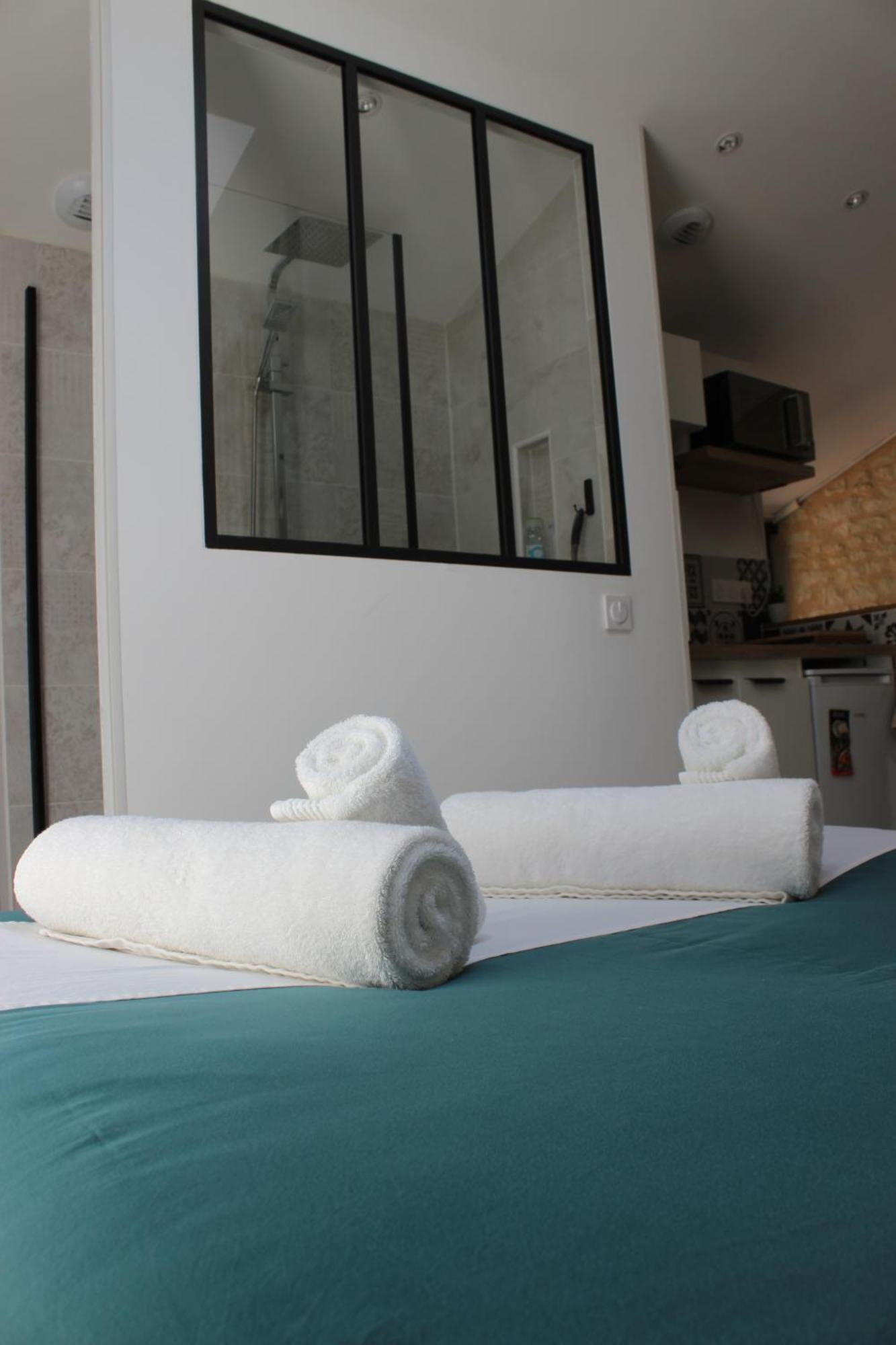 Studio Confort, Charme & Tranquilite Beaumont  ภายนอก รูปภาพ